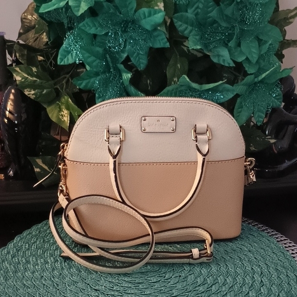 kate spade Handbags - Kate Spade Cream and Tan Crossbody Bag